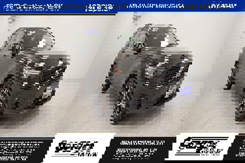 Certified 2023 Volvo XC40 B5 Plus w/ Climate Package image 1