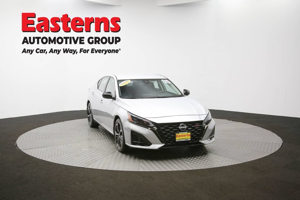 Used 2023 Nissan Altima 2.5 SR FWD image 47