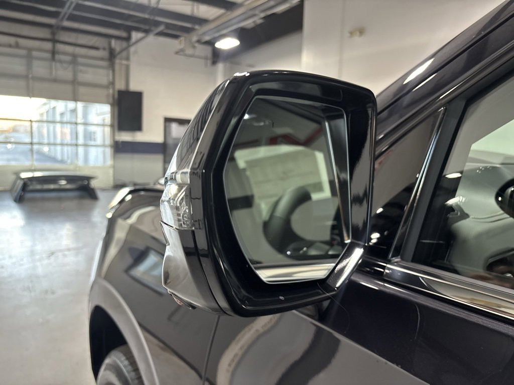 New 2026 Chevrolet Suburban Premier image 9