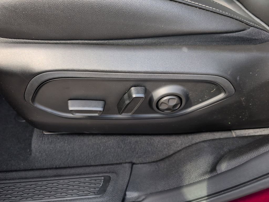 New 2025 Jeep Grand Cherokee Altitude image 12