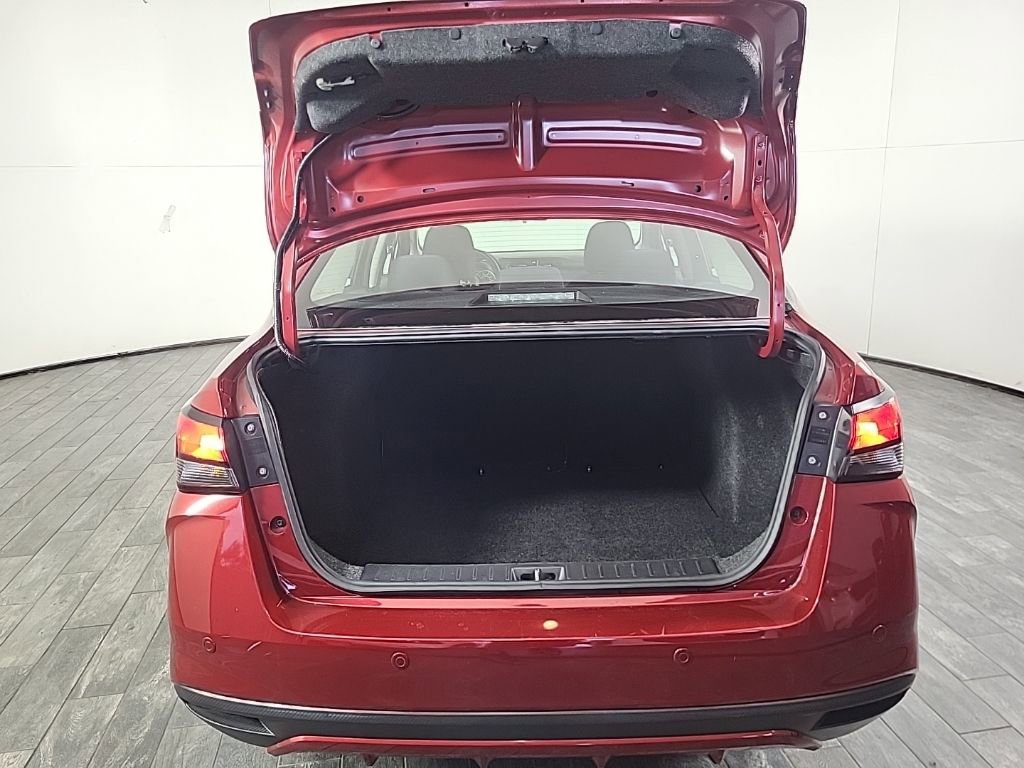 Used 2024 Nissan Versa SR image 7