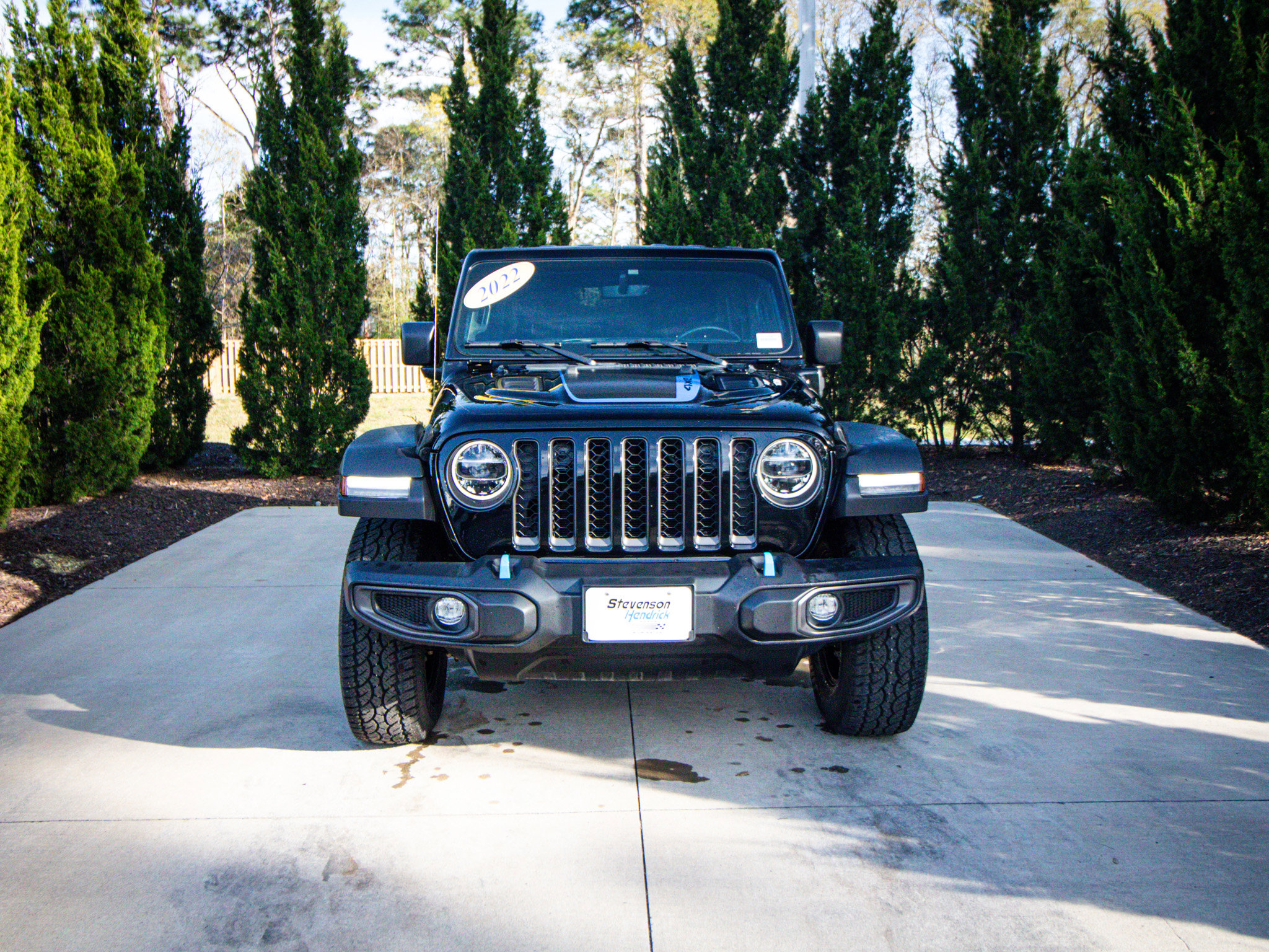 Used 2022 Jeep Wrangler Unlimited Rubicon 4xe w/ Dual Top Group AWD/4WD image 3