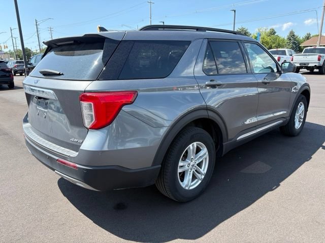 Used 2024 Ford Explorer XLT w/ Equipment Group 202A AWD/4WD image 9