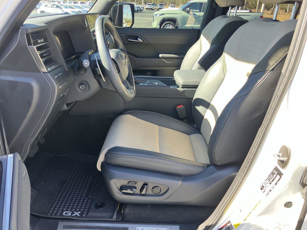 Used 2024 Lexus GX 550 550 Overtrail+ image 15