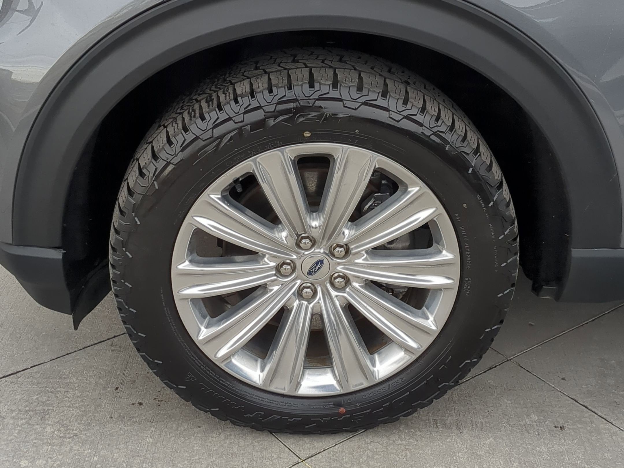 Used 2021 Ford Explorer Limited w/ Hybrid Equipment Group 310A image 12