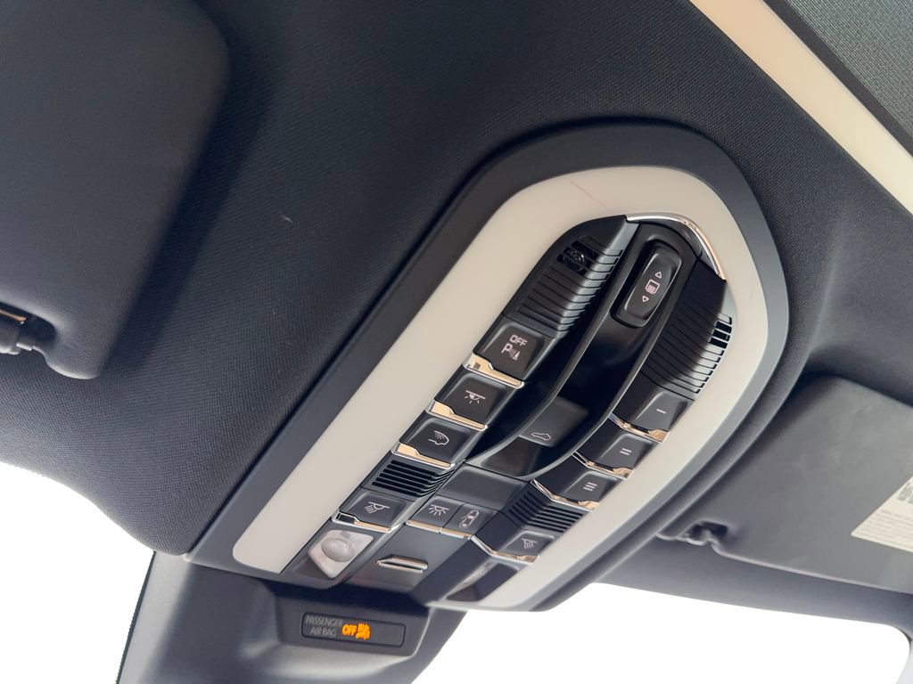 Used 2025 Porsche Macan Turbo image 71