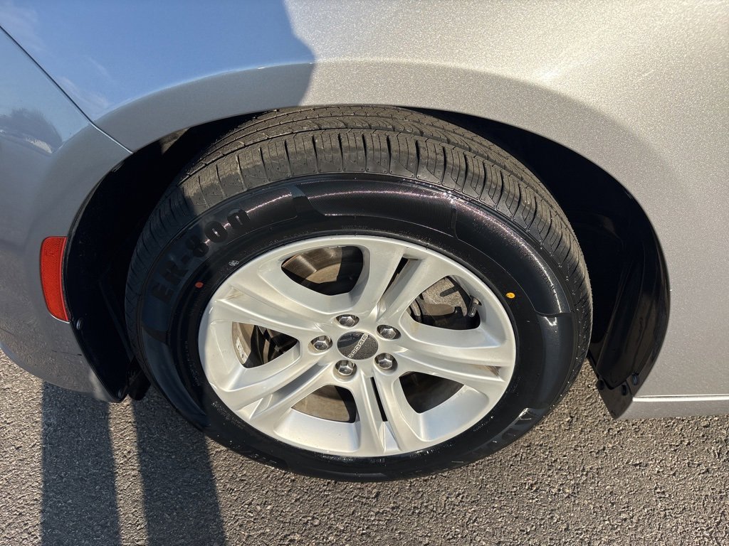 Used 2018 Dodge Charger SXT image 8