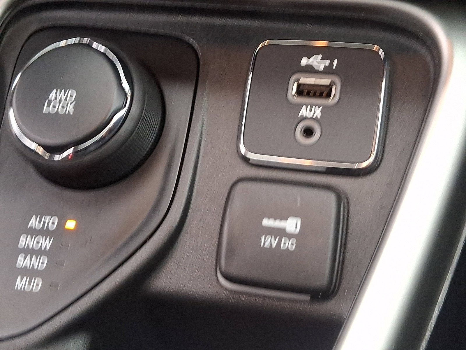 Used 2021 Jeep Compass Latitude w/ Sun and Sound Group AWD/4WD image 22