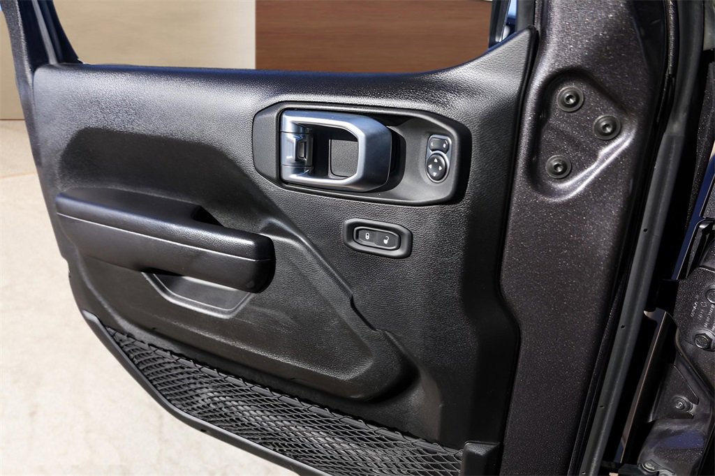 Used 2021 Jeep Wrangler Unlimited Rubicon image 25