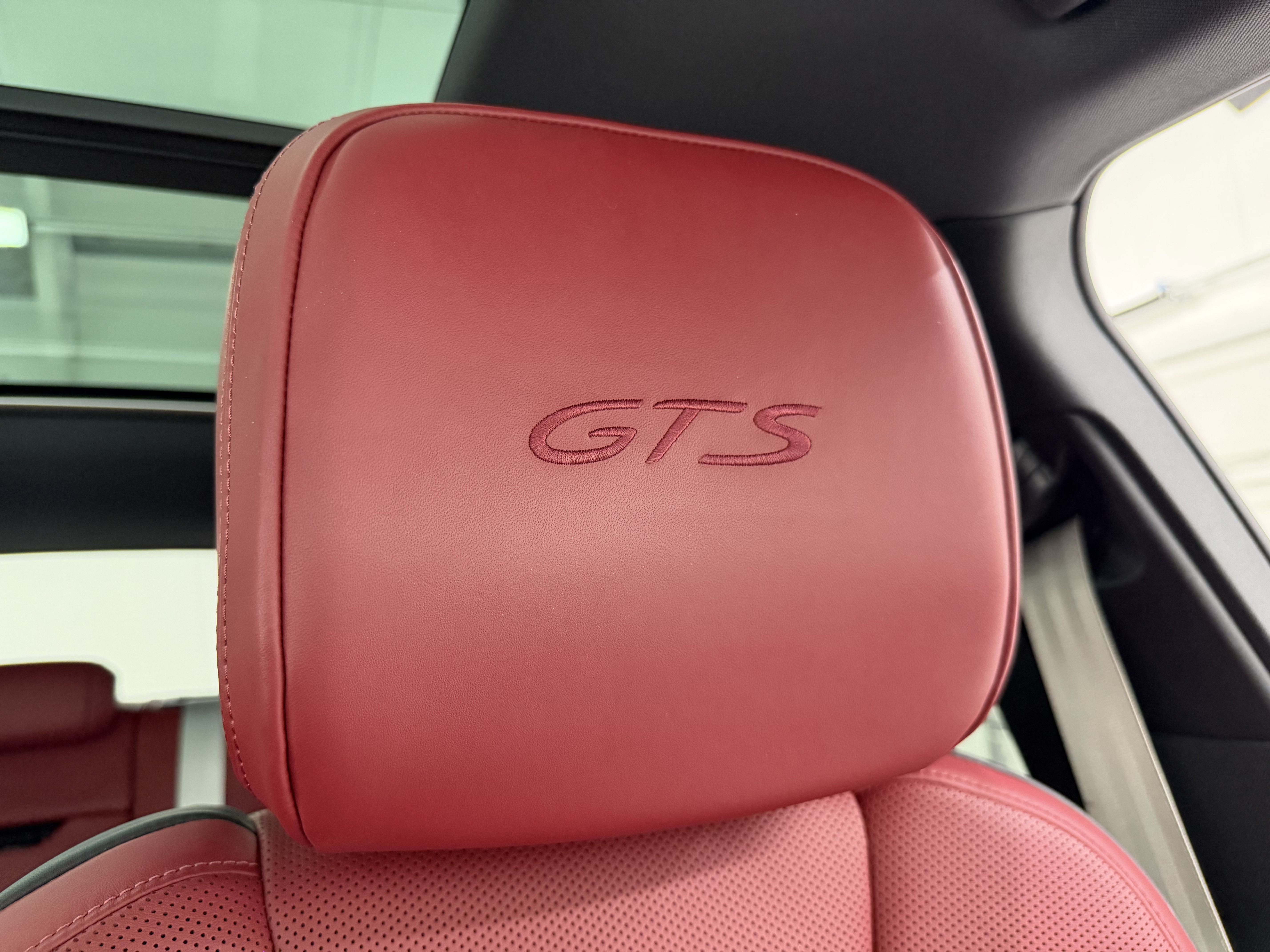 Certified 2023 Porsche Macan GTS AWD/4WD image 36