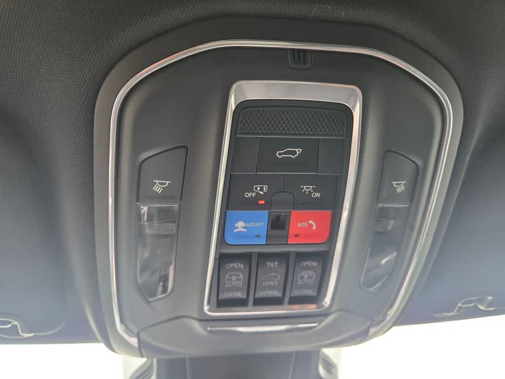 New 2026 Jeep Cherokee Overland w/ Trailer Tow Group AWD/4WD image 18