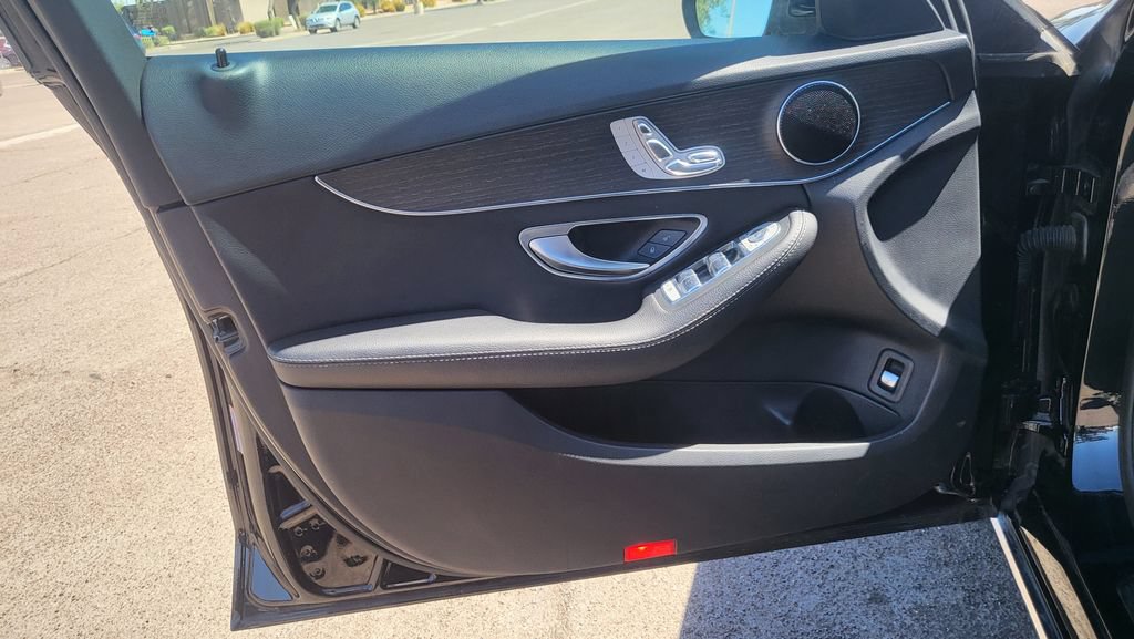 Used 2019 Mercedes-Benz C 300 Sedan image 23