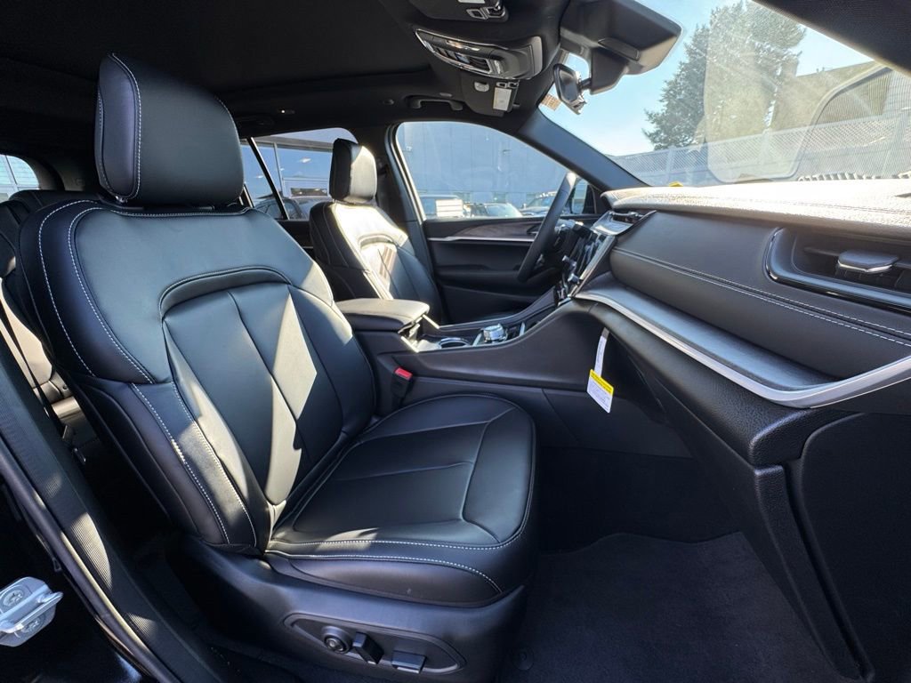 New 2026 Jeep Grand Cherokee Limited w/ Limited Altitude Package image 19