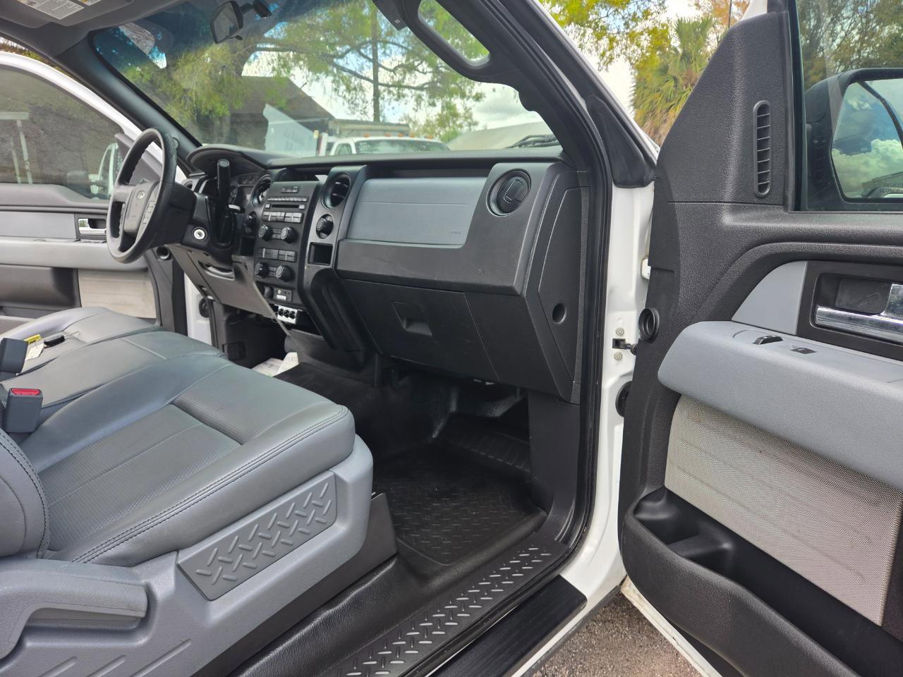 Used 2014 Ford F150 XL w/ Equipment Group 101A Mid AWD/4WD image 27