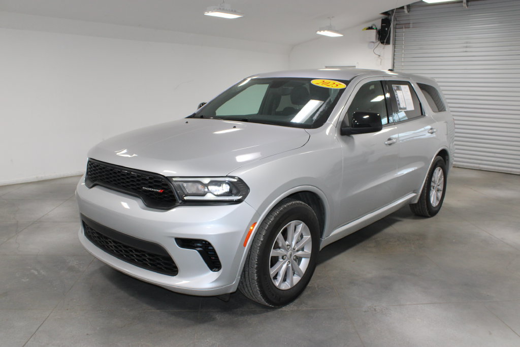 Used 2025 Dodge Durango GT RWD image 4
