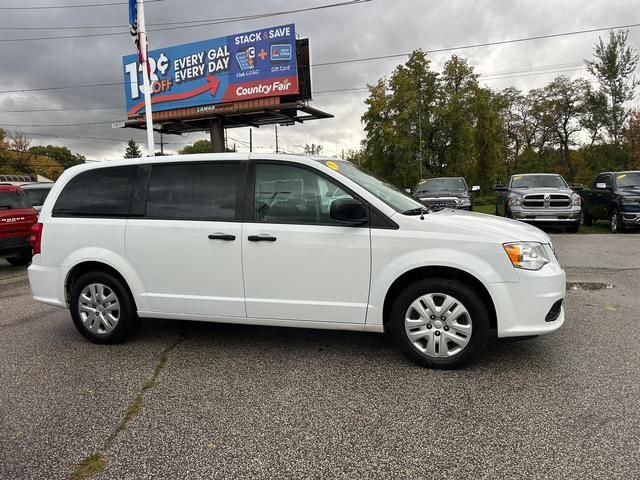 Used 2019 Dodge Grand Caravan SE w/ UConnect Hands-Free Group image 2