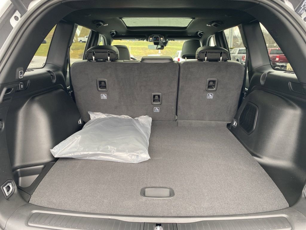 New 2026 Jeep Grand Cherokee Limited w/ Limited Altitude Package image 16