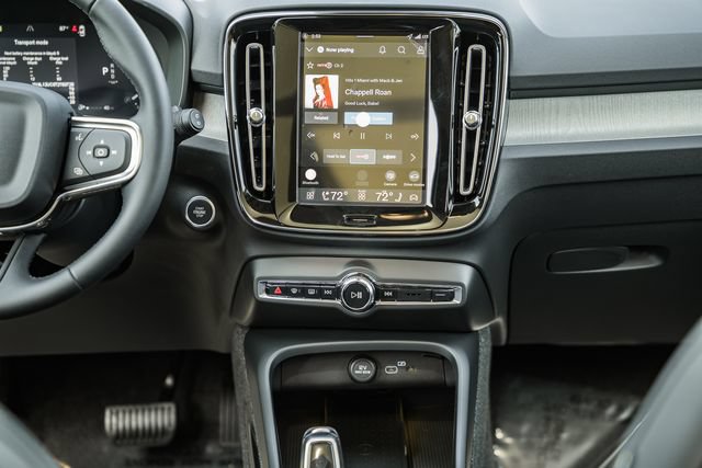 New 2026 Volvo XC40 B5 Plus w/ Climate Package AWD/4WD image 22