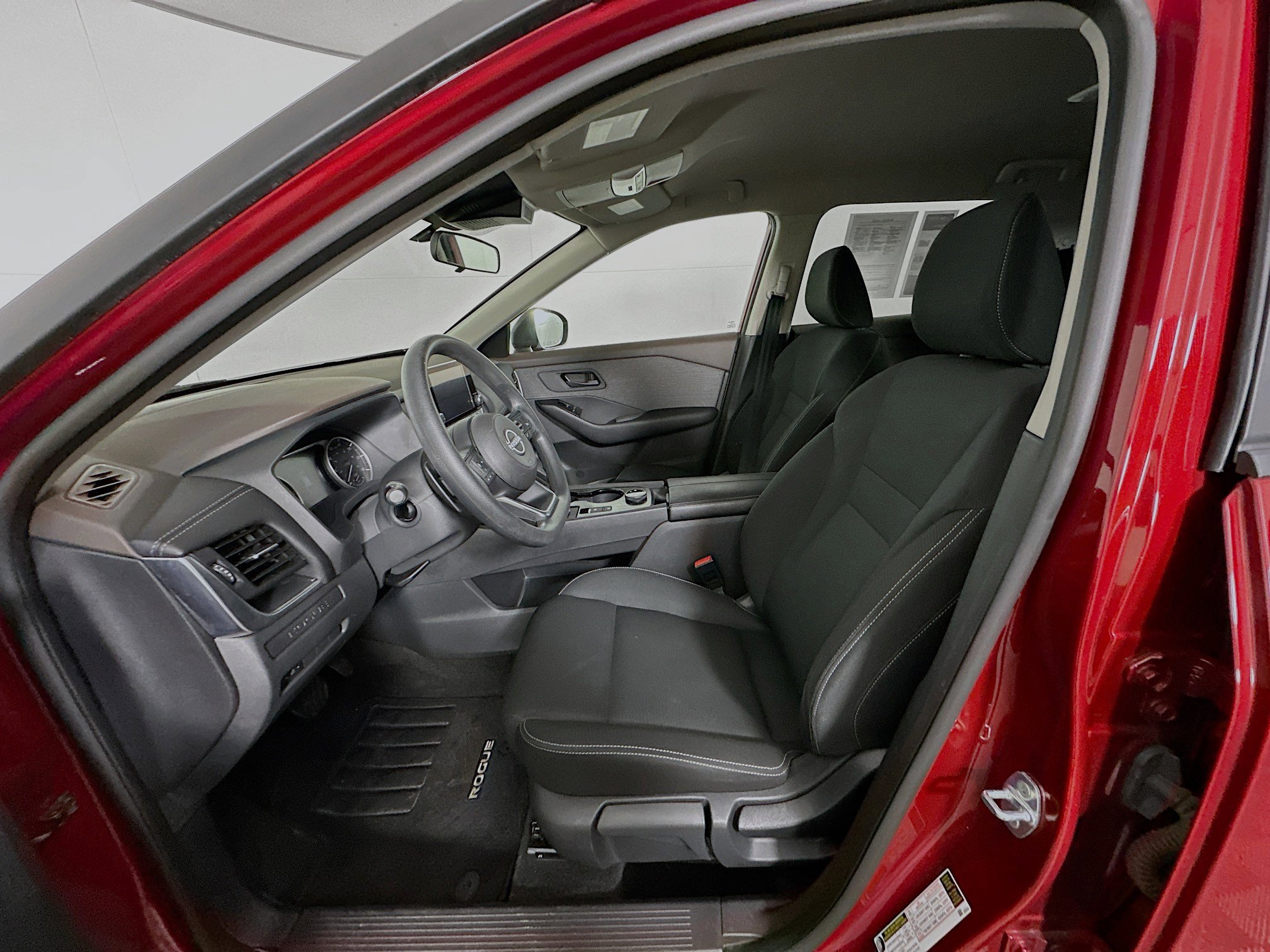 Used 2023 Nissan Rogue S image 13