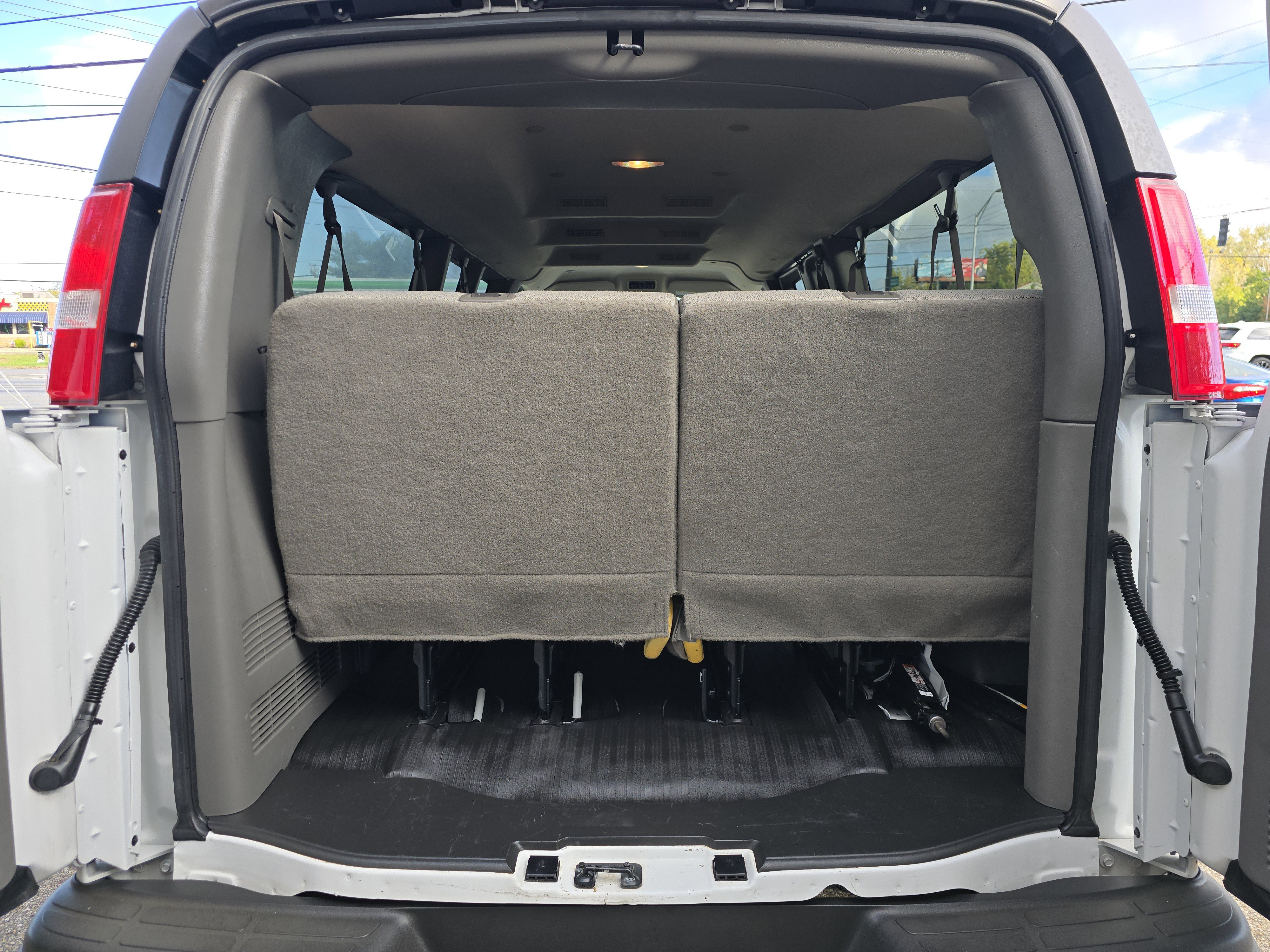 Used 2023 Chevrolet Express 3500 LS image 11