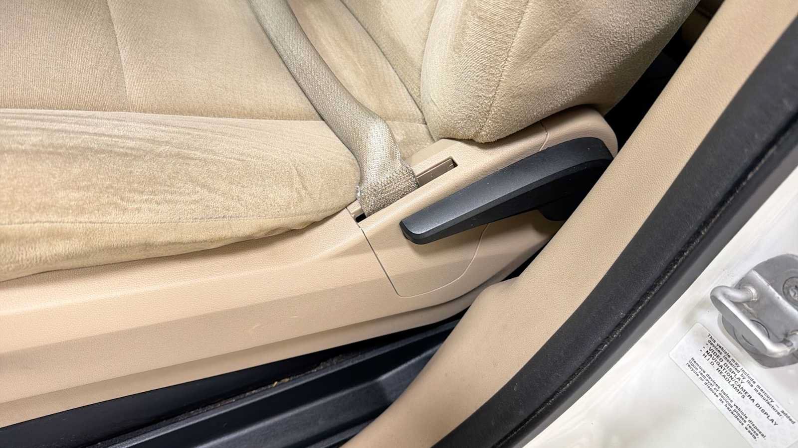Used 2013 Dodge Grand Caravan American Value Package w/ UConnect Hands-Free Group FWD image 14