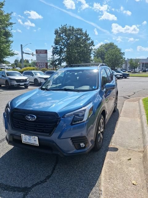 Used 2024 Subaru Forester Limited AWD/4WD image 3
