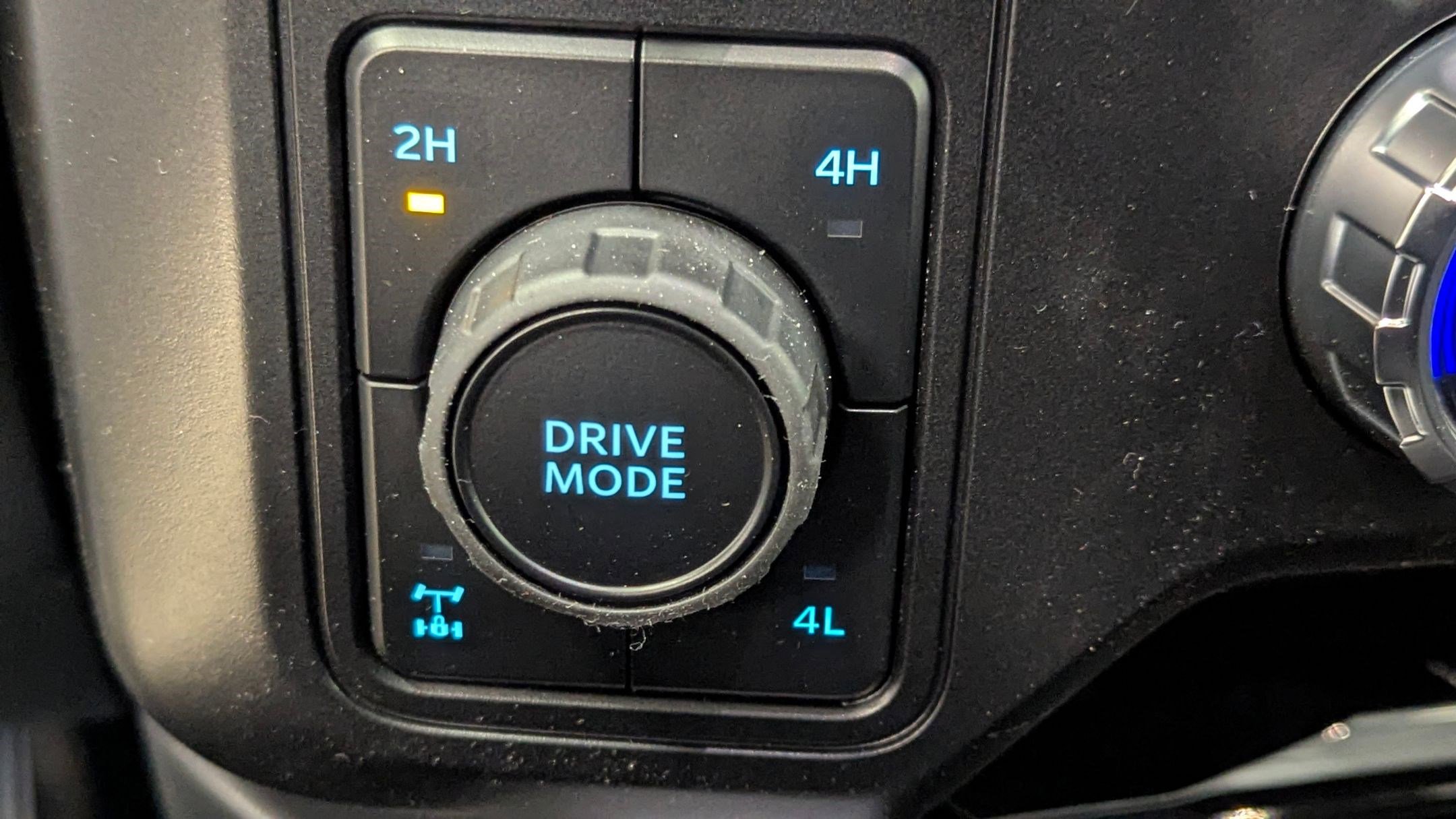 New 2026 Ford F250 Lariat w/ Chrome Package image 28