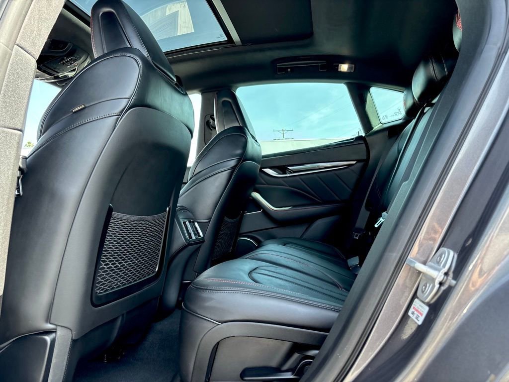 Used 2024 Maserati Levante GT Ultima image 11