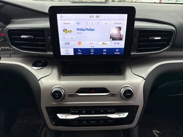 Used 2024 Ford Explorer XLT w/ Equipment Group 202A AWD/4WD image 31