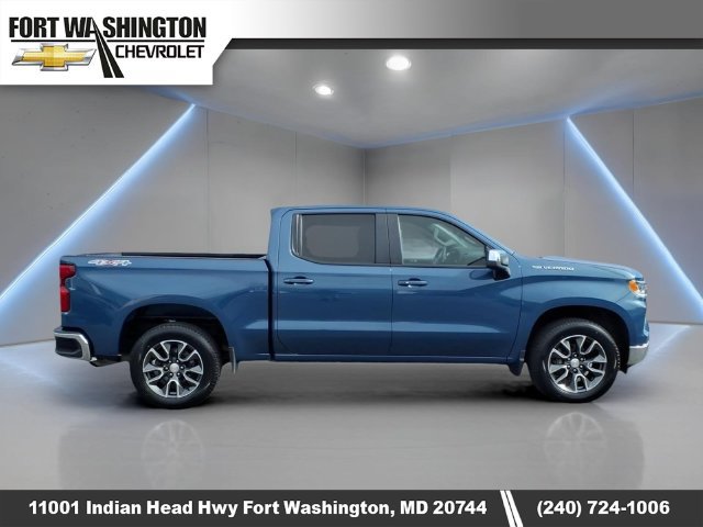 Used 2024 Chevrolet Silverado 1500 LT AWD/4WD image 2