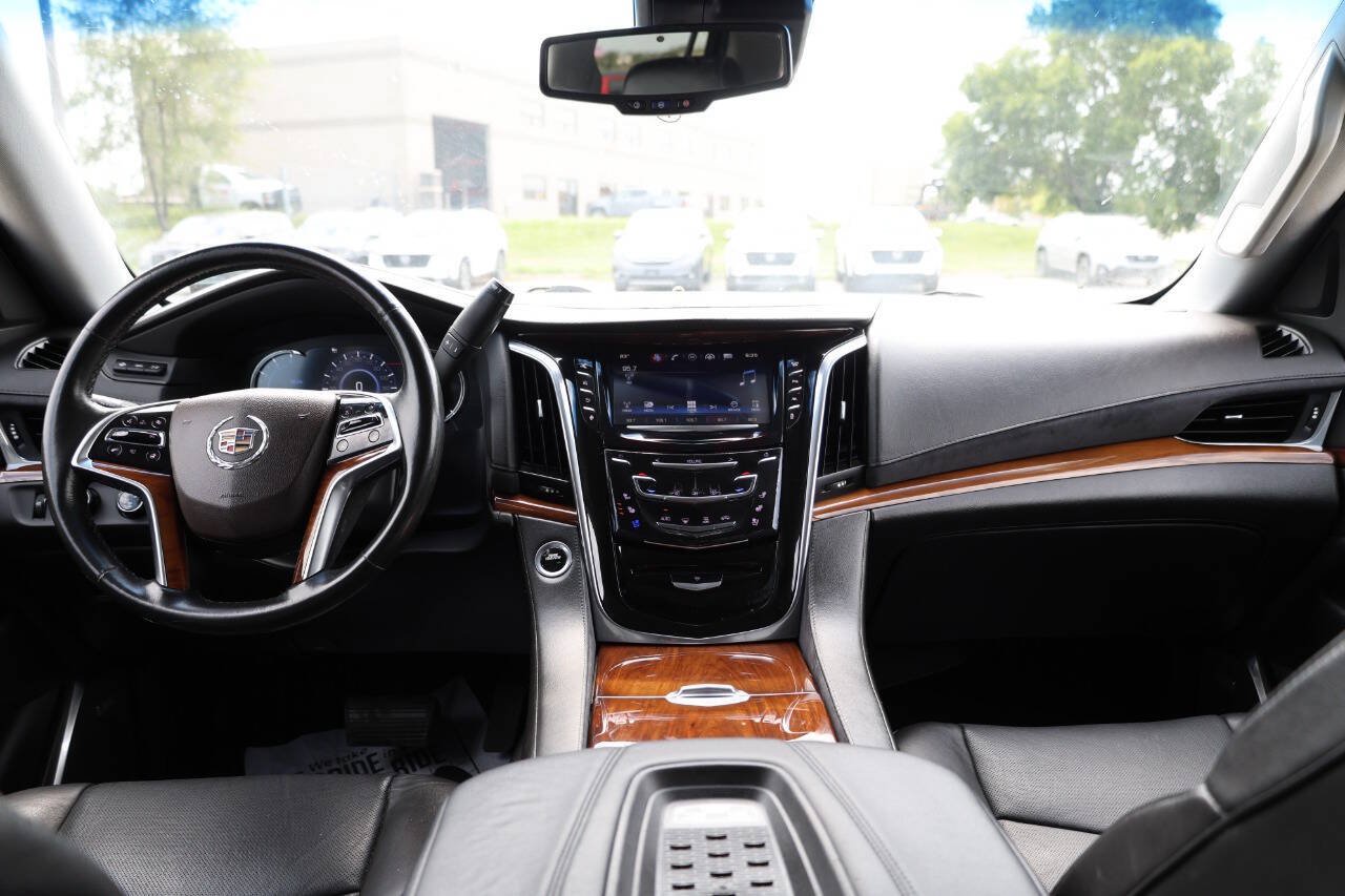 Used 2016 Cadillac Escalade Premium AWD/4WD image 14