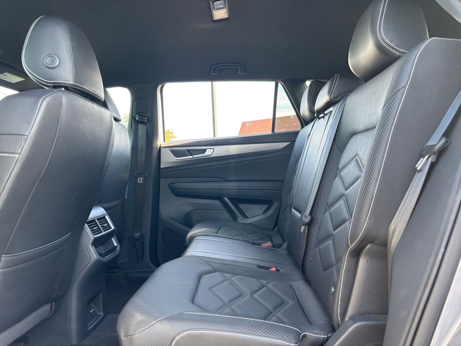 Used 2025 Volkswagen Atlas Cross Sport SE AWD/4WD image 28