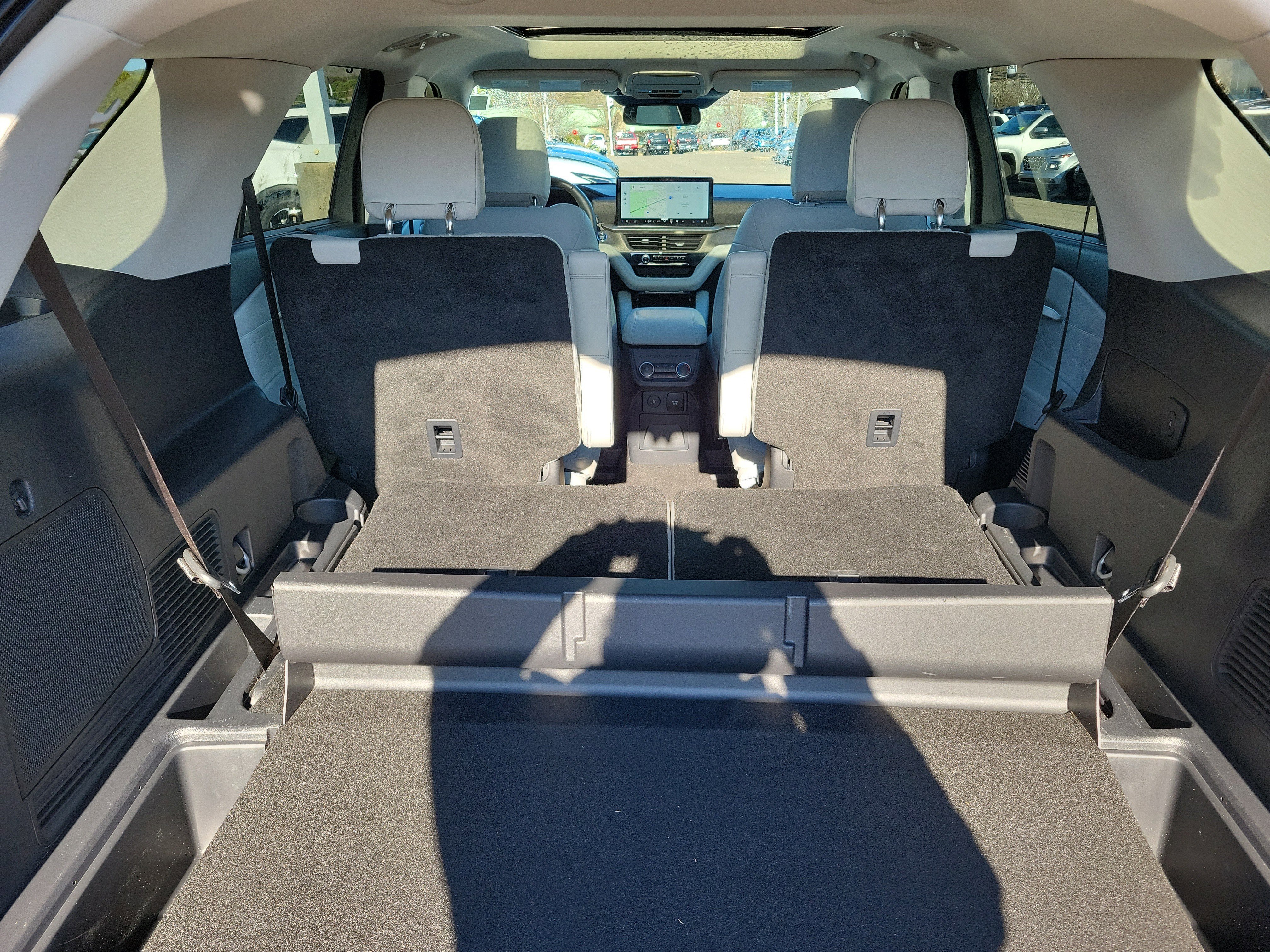 Used 2025 Ford Explorer Platinum w/ Ultimate Package image 27