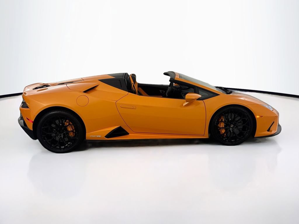 Used 2020 Lamborghini Huracan EVO RWD image 4