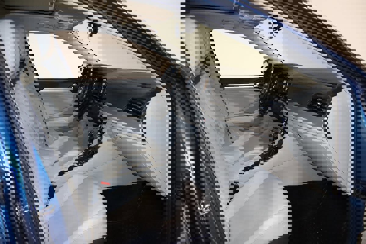 Used 2019 Volkswagen Jetta SE w/ Cold Weather Package image 48