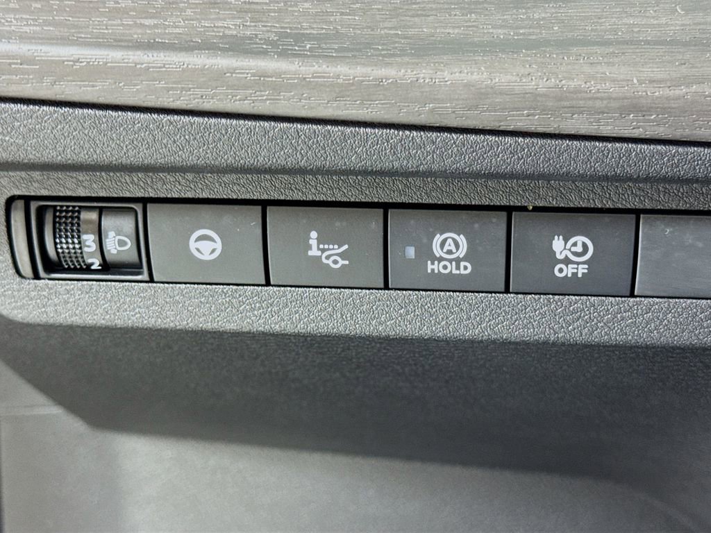 Used 2023 Nissan Ariya AWD image 20