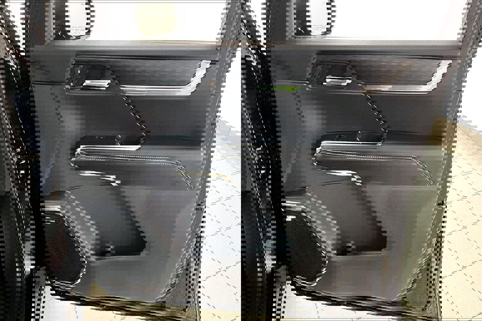 Used 2025 GMC Acadia Elevation image 29