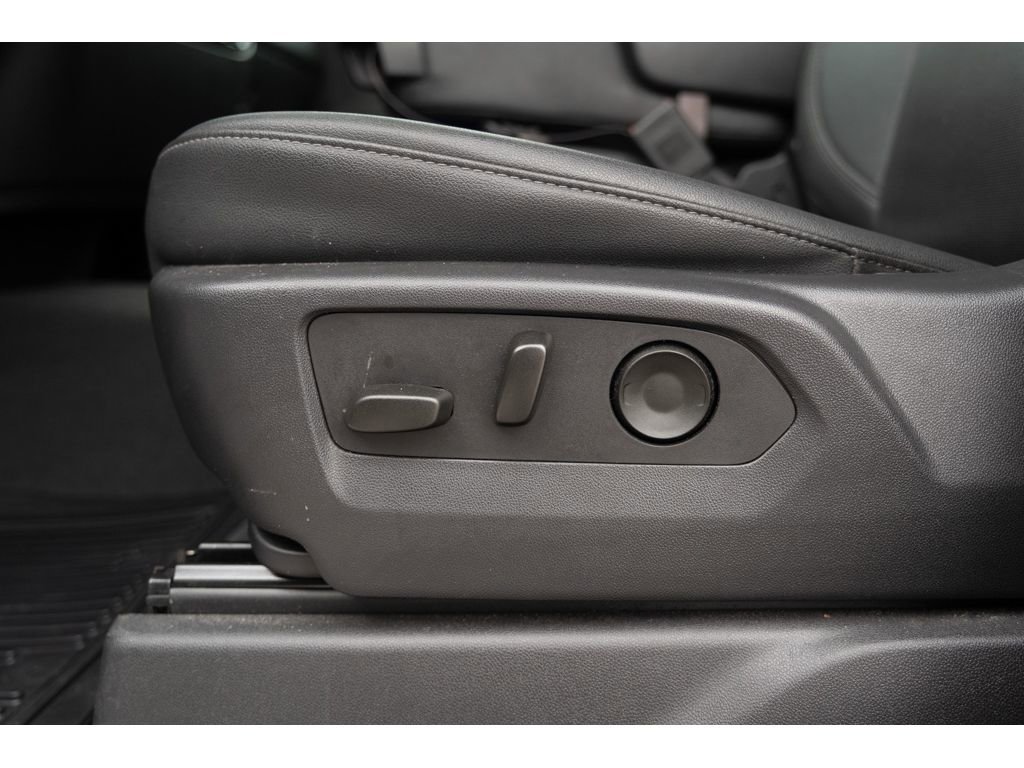 Certified 2025 GMC Sierra 1500 SLT image 14