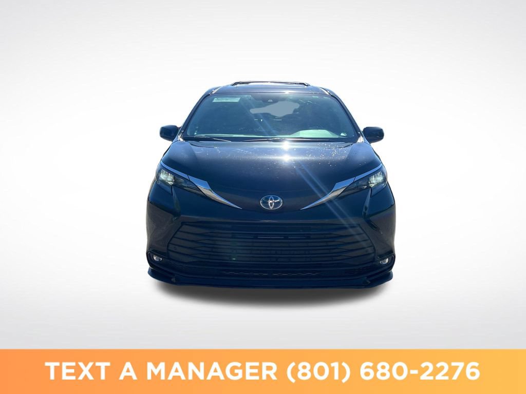 Used 2025 Toyota Sienna XLE w/ XLE Plus Package FWD image 8