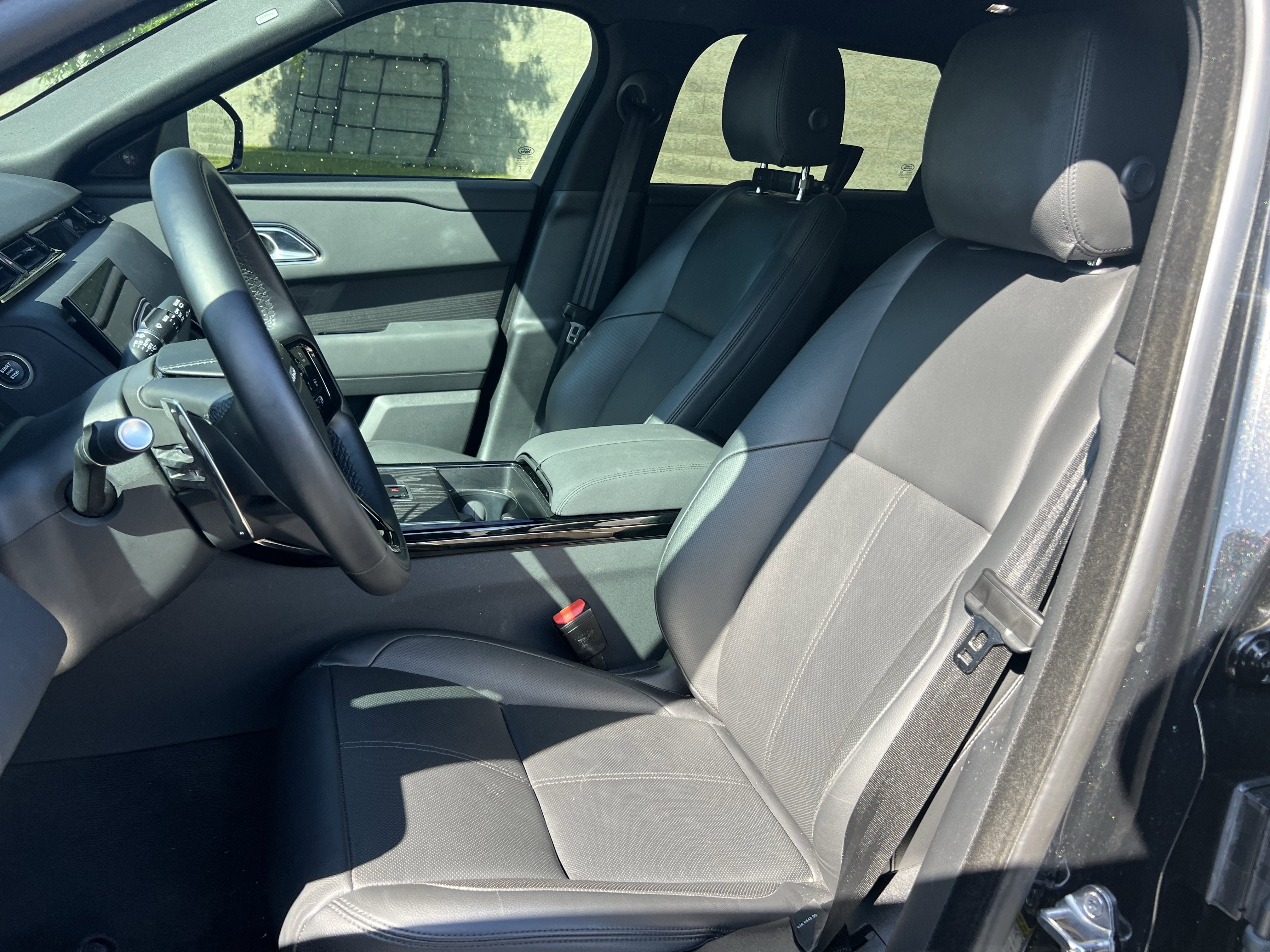 Used 2025 Land Rover Range Rover Velar Dynamic SE AWD/4WD image 14