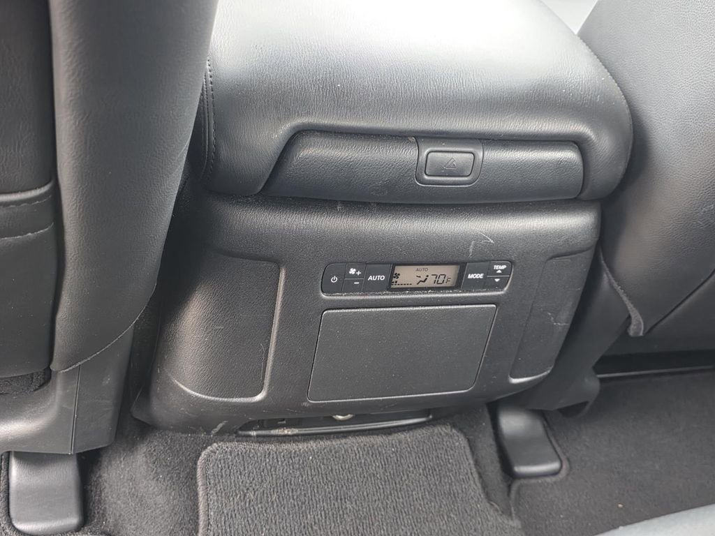 Used 2024 Nissan Armada SL w/ Captain's Chairs Package image 12