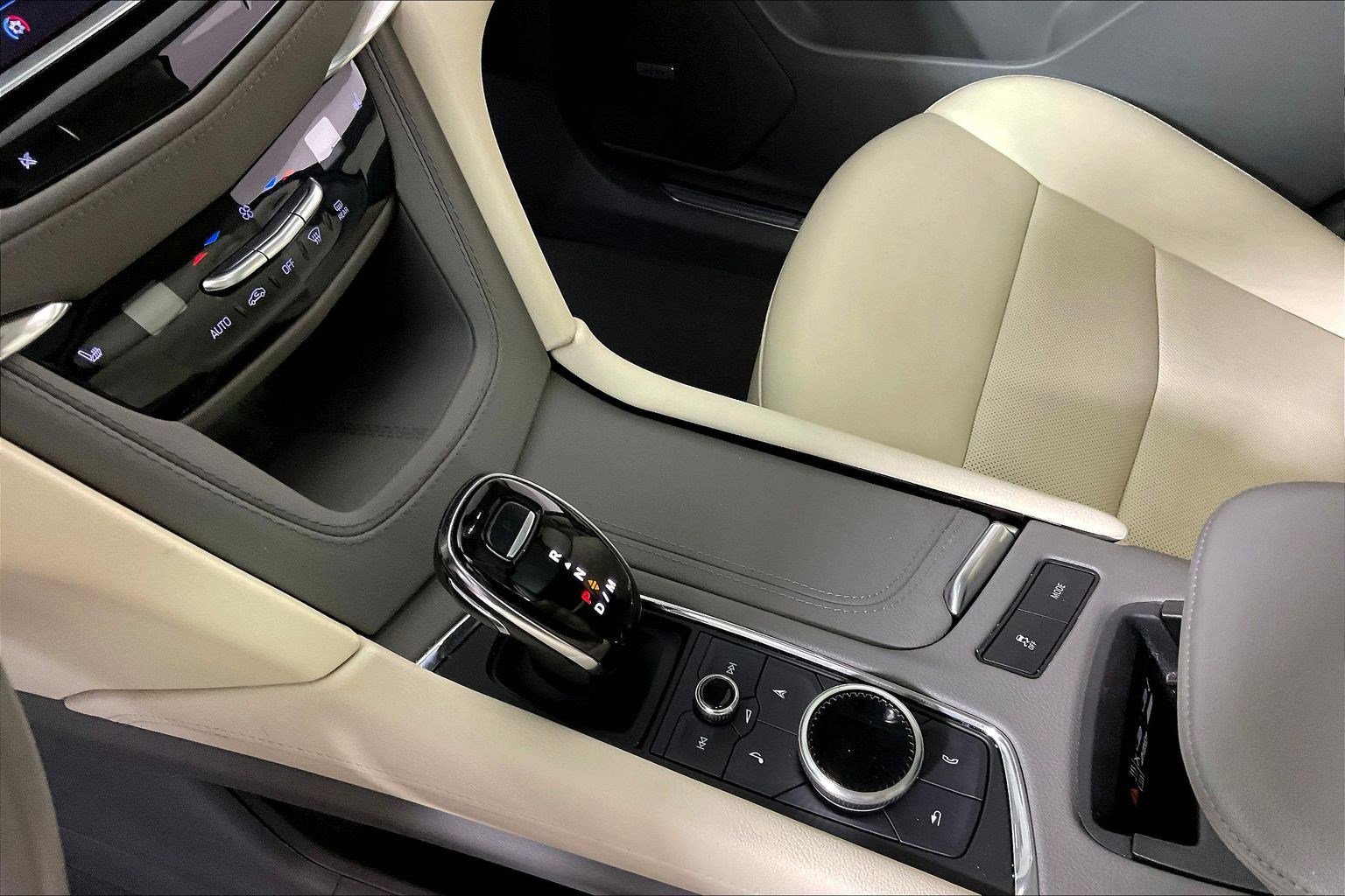 Certified 2023 Cadillac XT5 Premium Luxury AWD/4WD image 18