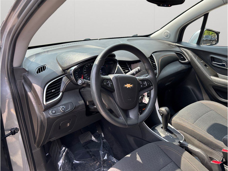 Used 2020 Chevrolet Trax LS w/ Tint and Cruise Package FWD image 6