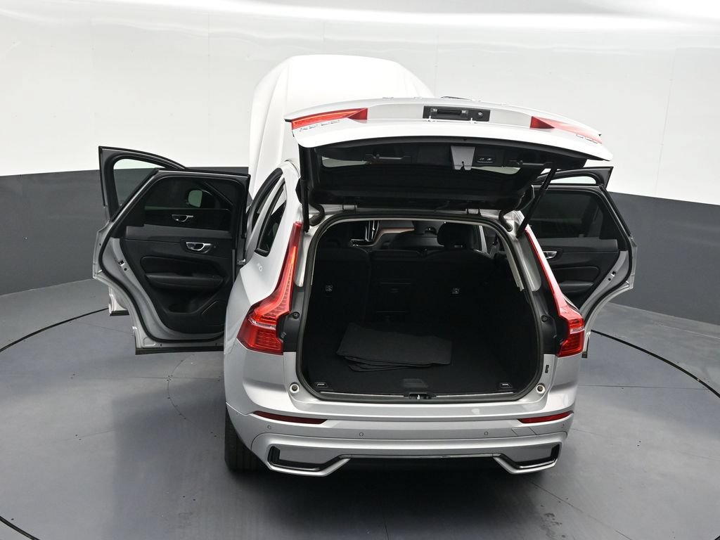 Certified 2024 Volvo XC60 B5 Plus AWD/4WD image 35