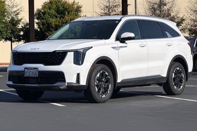 Certified 2025 Kia Sorento S image 10