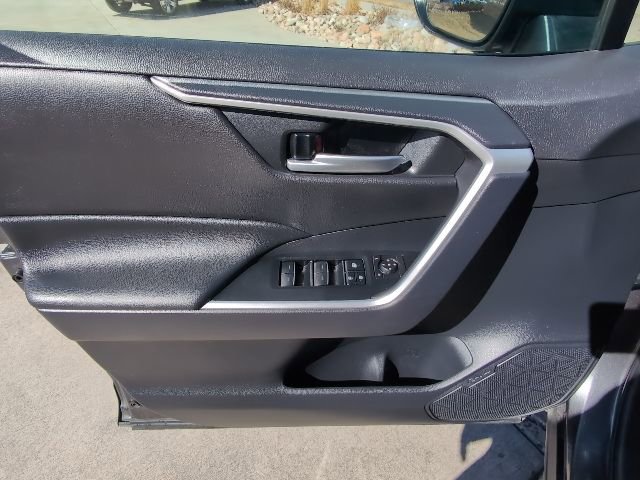 Used 2025 Toyota RAV4 XLE image 10