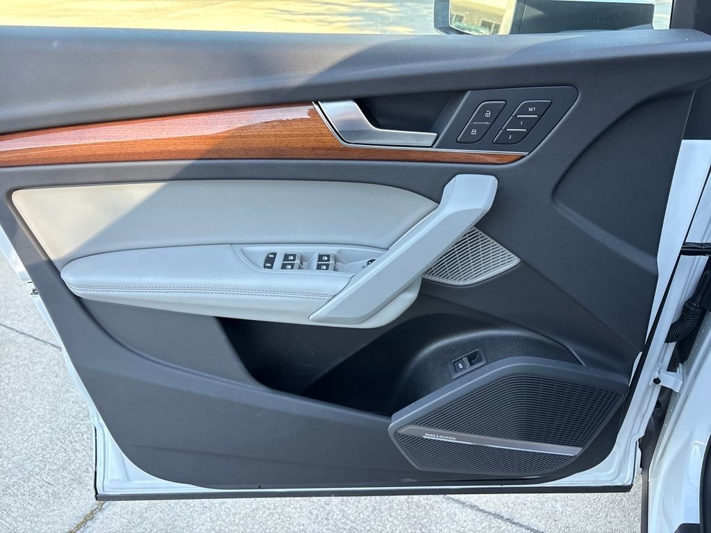 Used 2023 Audi Q5 2.0T Premium Plus w/ Premium Plus Package image 16