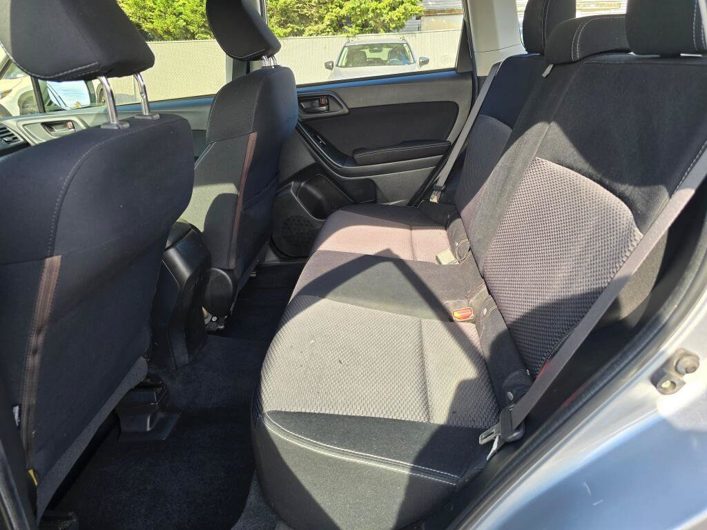 Used 2014 Subaru Forester 2.5i AWD/4WD image 17