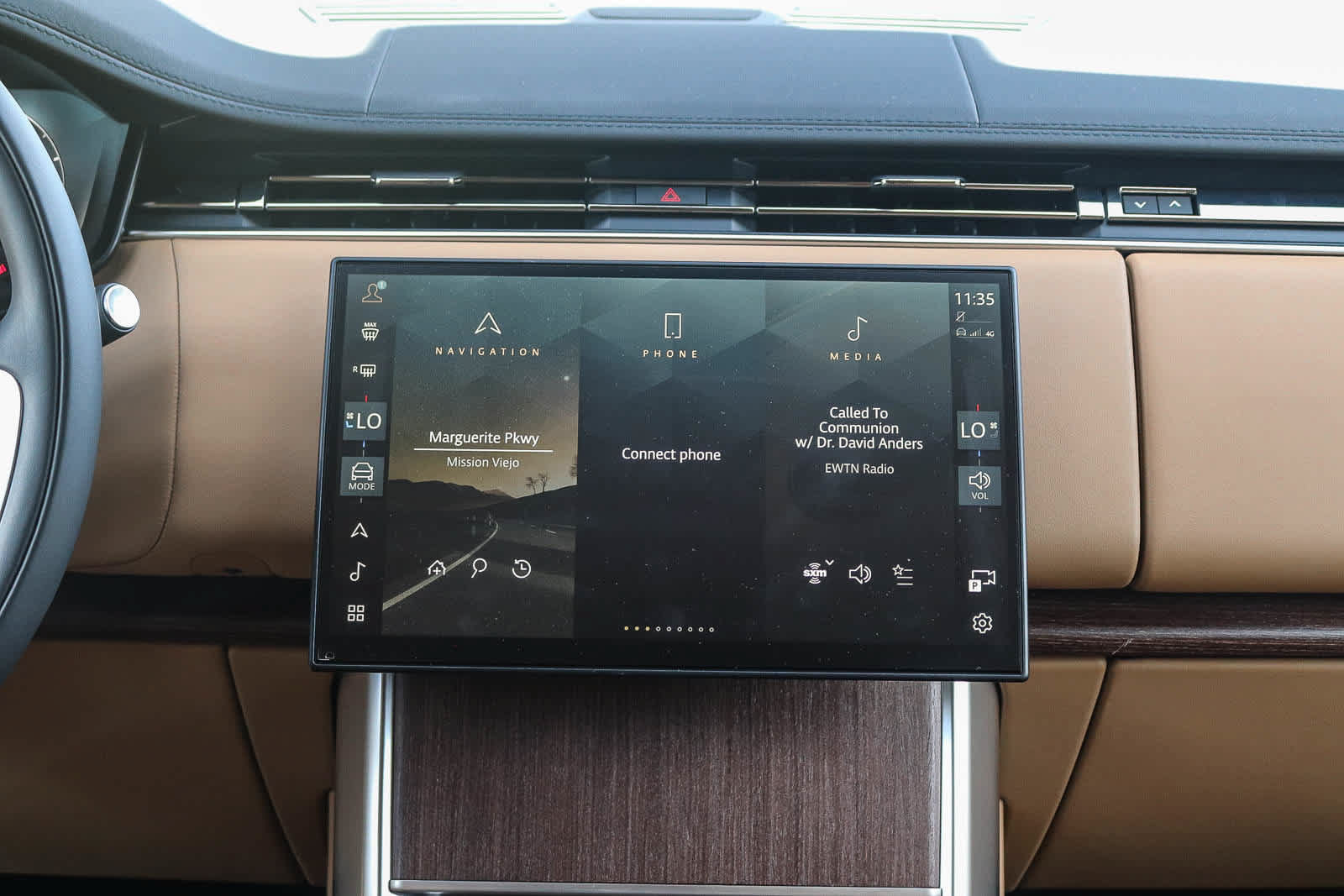 Certified 2026 Land Rover Range Rover SE AWD/4WD image 12