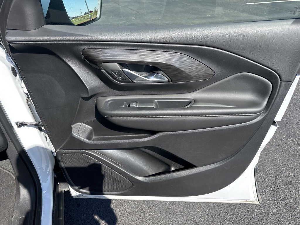 Used 2024 GMC Terrain SLE image 11
